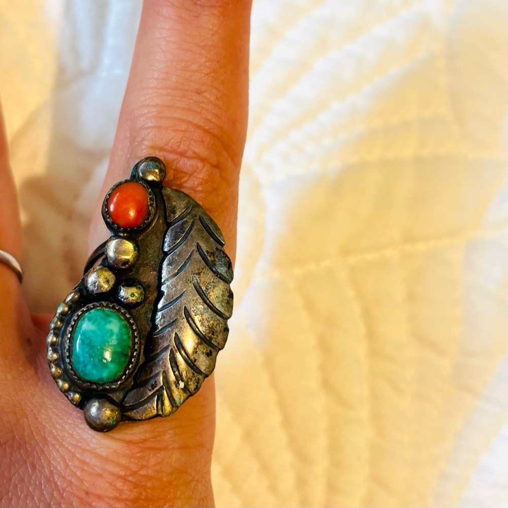 Vintage Native American silver and turquoise ring